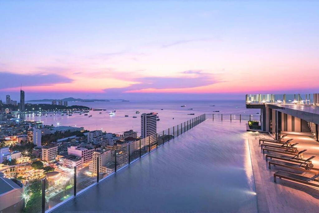 Central Pattaya - Sea View Large Balcony Condo With Infinity Pool Екстериор снимка