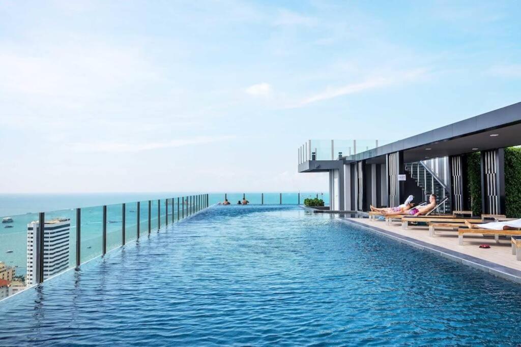 Central Pattaya - Sea View Large Balcony Condo With Infinity Pool Екстериор снимка