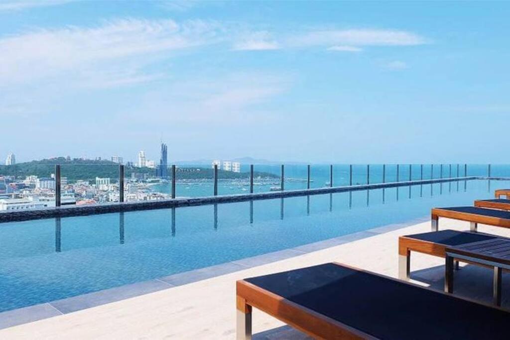 Central Pattaya - Sea View Large Balcony Condo With Infinity Pool Екстериор снимка