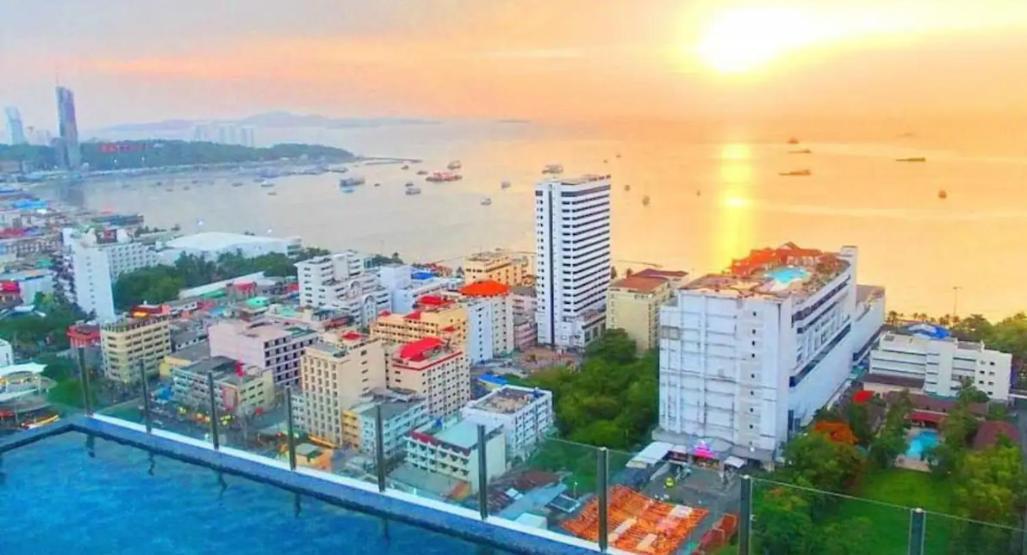Central Pattaya - Sea View Large Balcony Condo With Infinity Pool Екстериор снимка