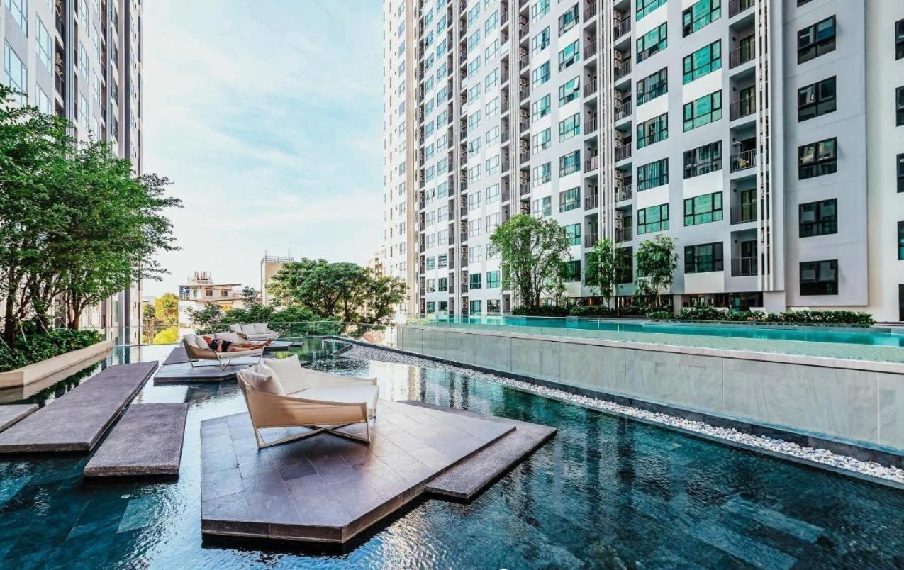 Central Pattaya - Sea View Large Balcony Condo With Infinity Pool Екстериор снимка