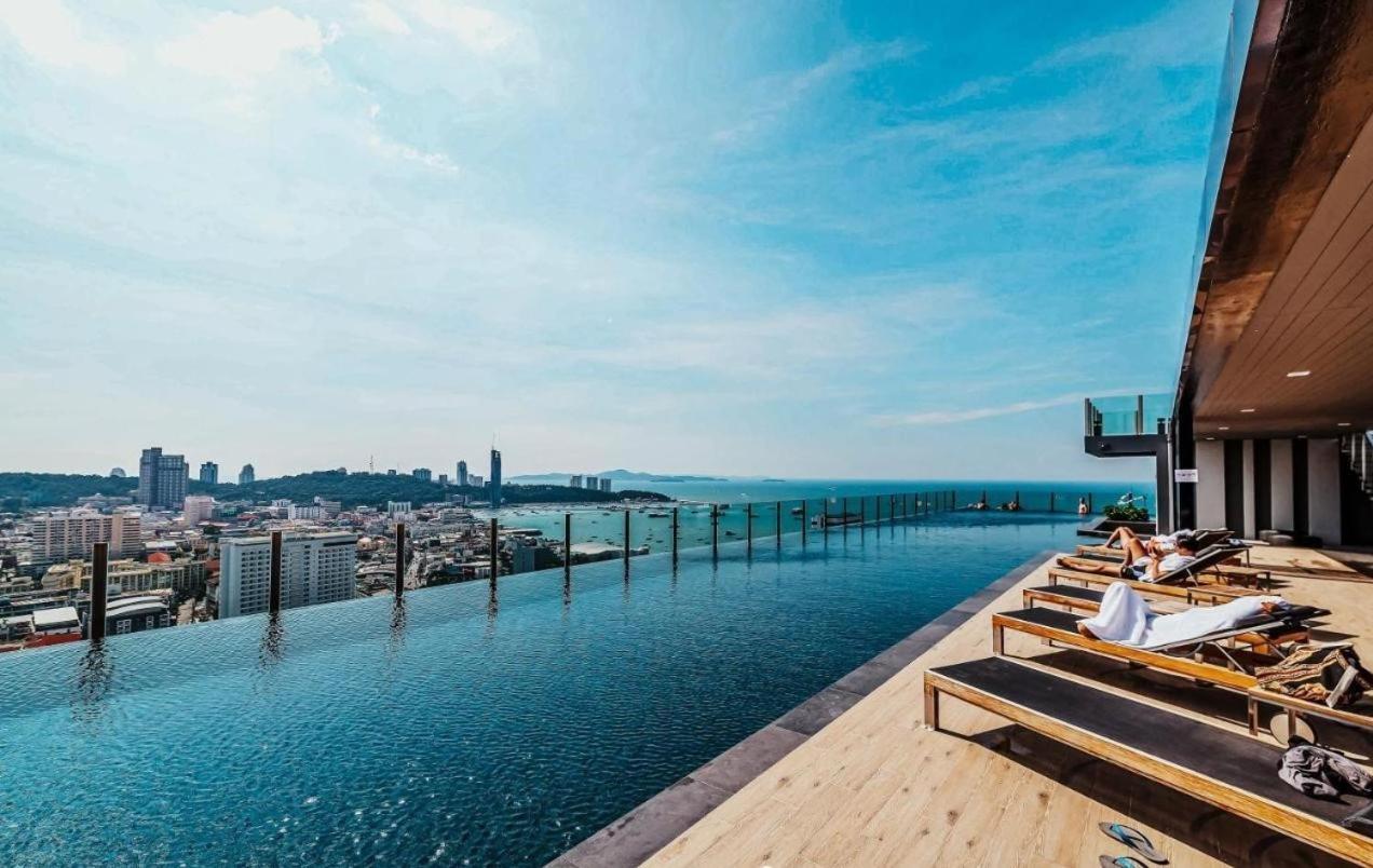 Central Pattaya - Sea View Large Balcony Condo With Infinity Pool Екстериор снимка