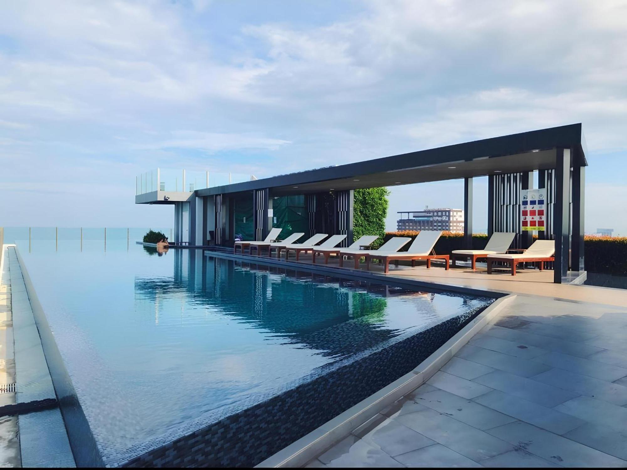 Central Pattaya - Sea View Large Balcony Condo With Infinity Pool Екстериор снимка