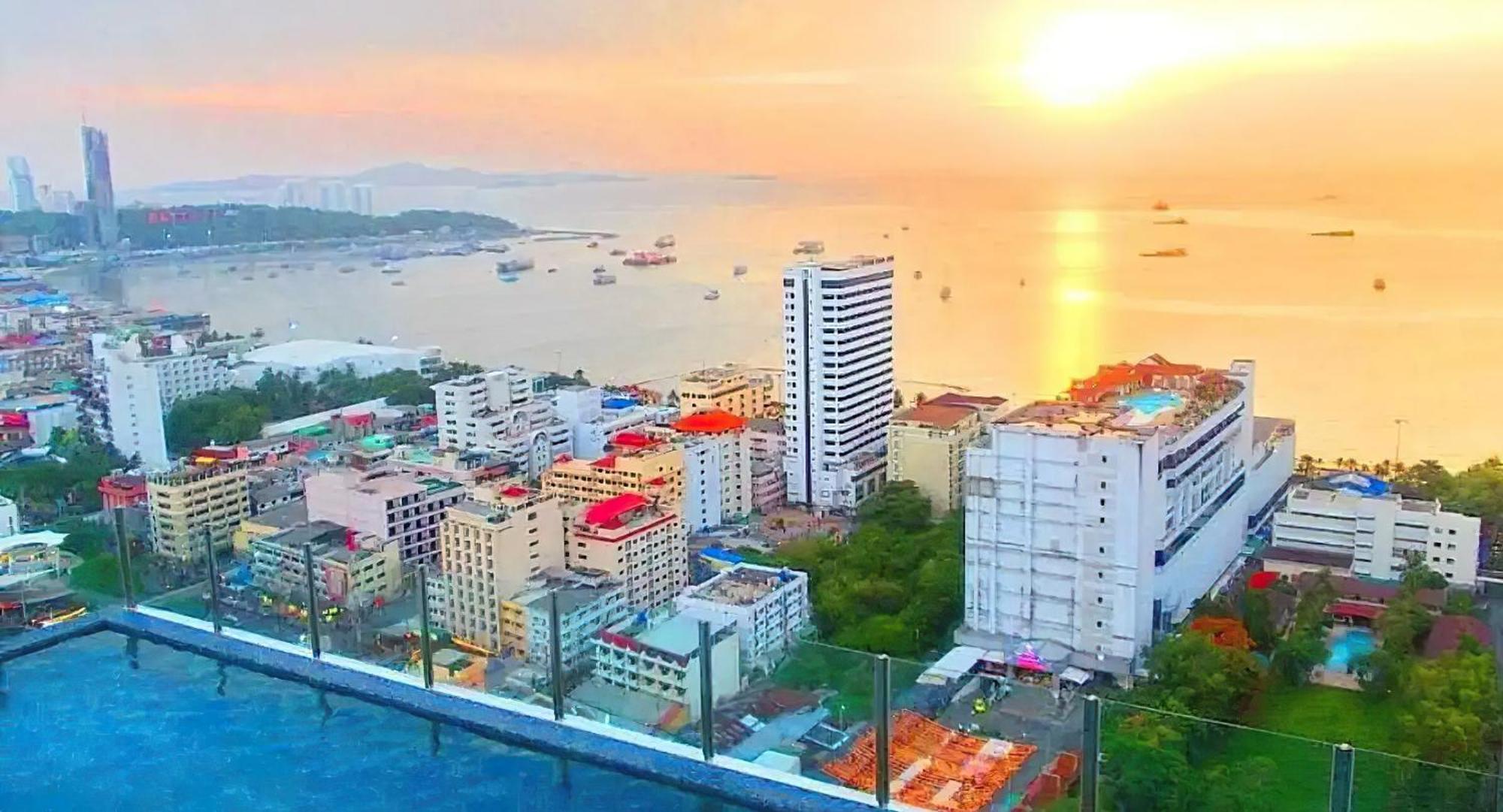 Central Pattaya - Sea View Large Balcony Condo With Infinity Pool Екстериор снимка