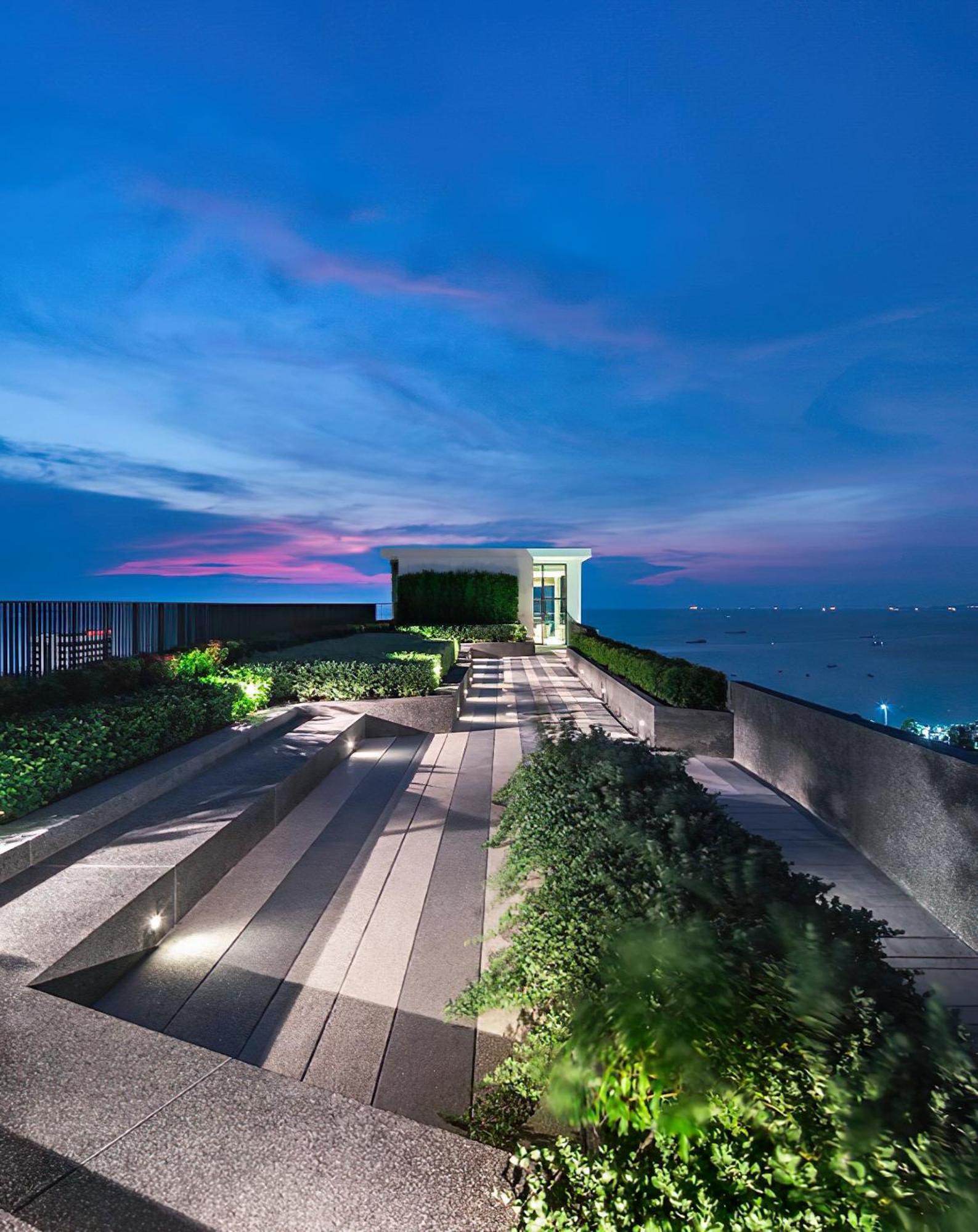 Central Pattaya - Sea View Large Balcony Condo With Infinity Pool Екстериор снимка