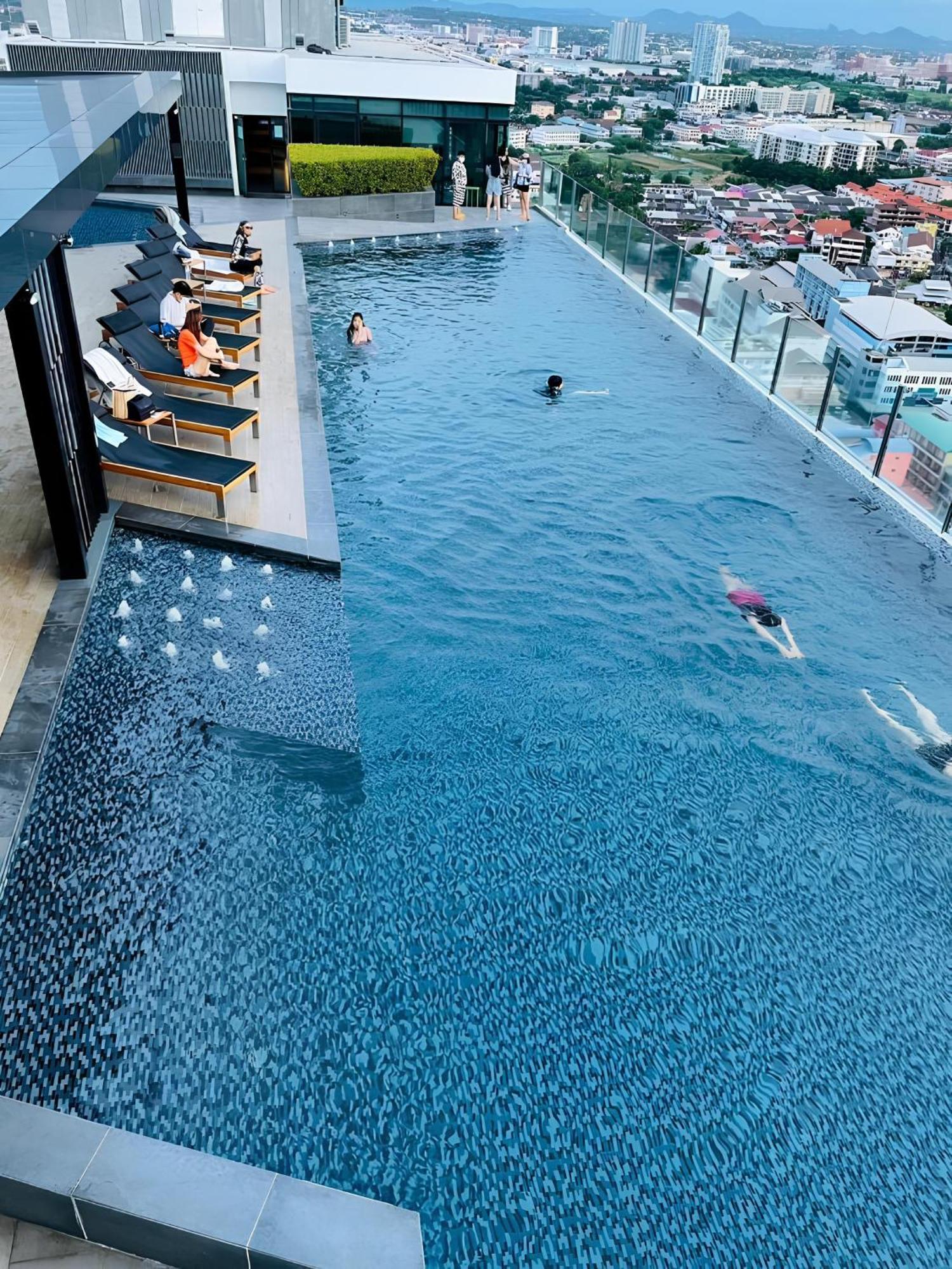 Central Pattaya - Sea View Large Balcony Condo With Infinity Pool Екстериор снимка
