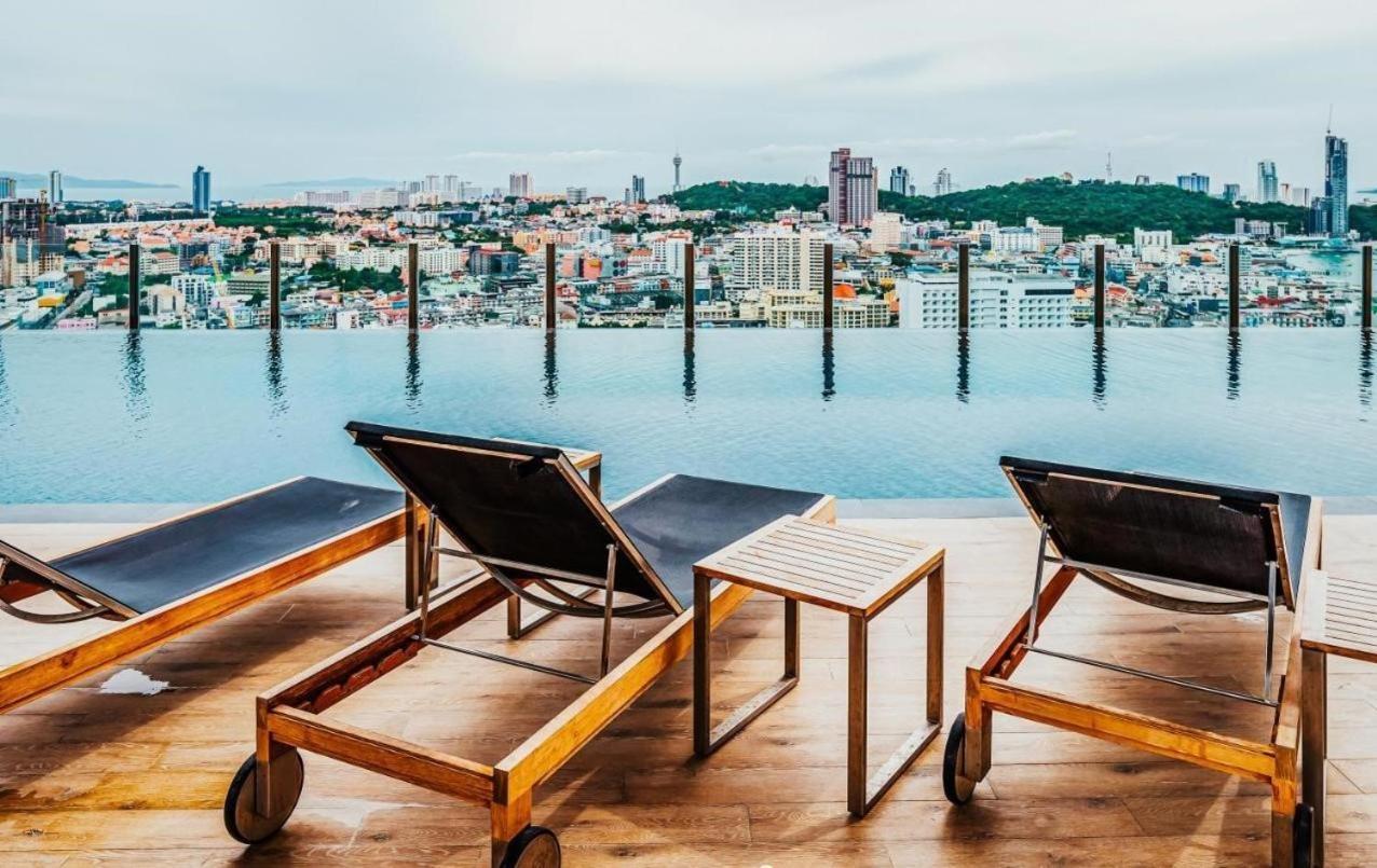 Central Pattaya - Sea View Large Balcony Condo With Infinity Pool Екстериор снимка