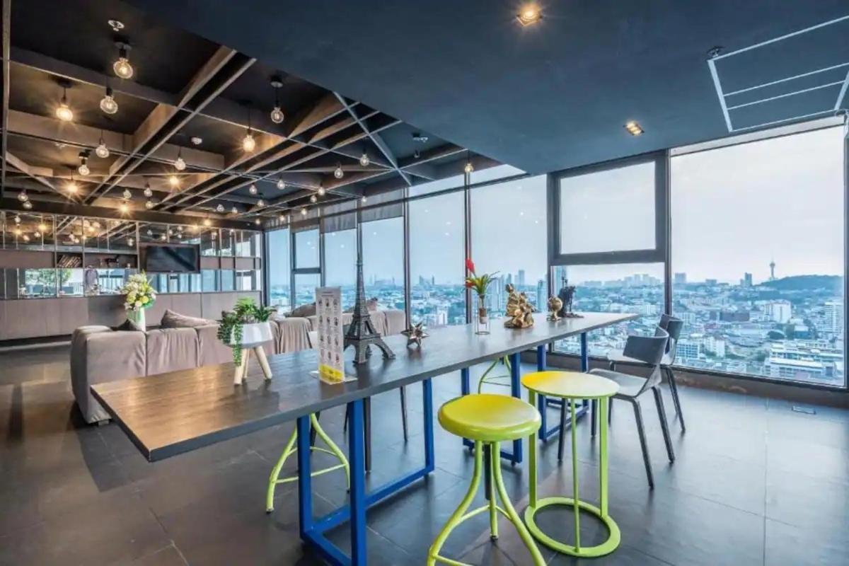 Central Pattaya - Sea View Large Balcony Condo With Infinity Pool Екстериор снимка