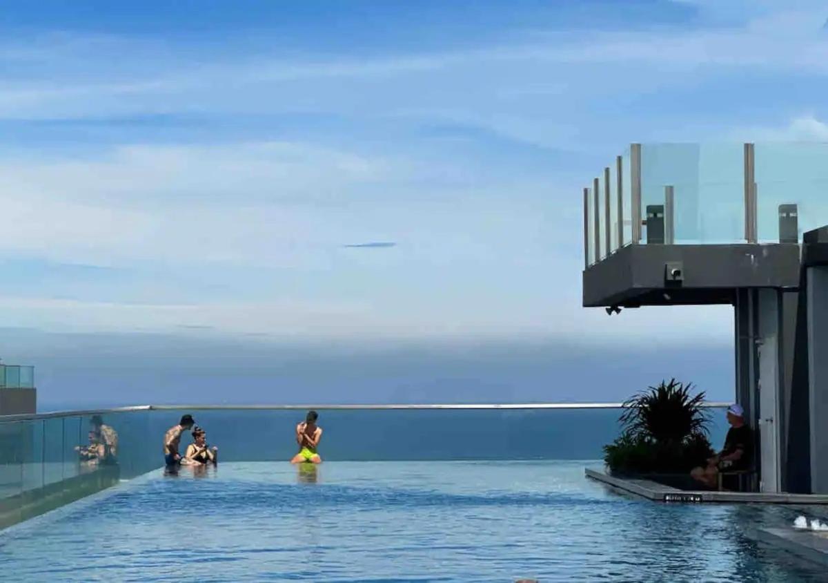 Central Pattaya - Sea View Large Balcony Condo With Infinity Pool Екстериор снимка